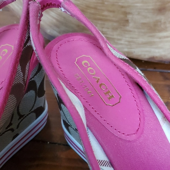 Coach - Picture 3 of 4